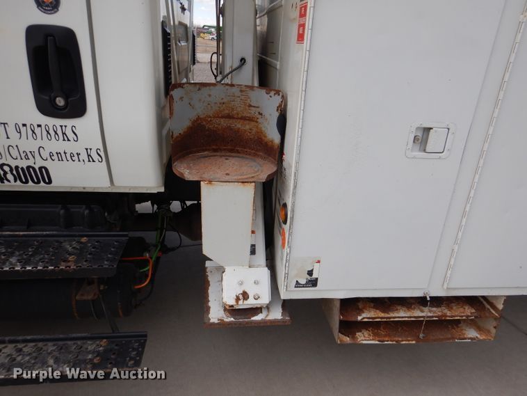 image for item DL2186 2009 International DuraStar 4300  digger derrick truck