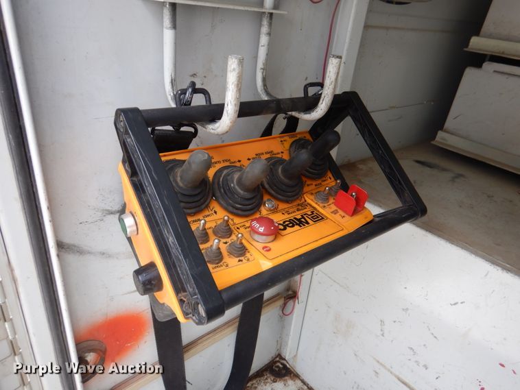 image for item DL2186 2009 International DuraStar 4300  digger derrick truck