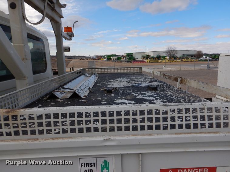 image for item DL2186 2009 International DuraStar 4300  digger derrick truck