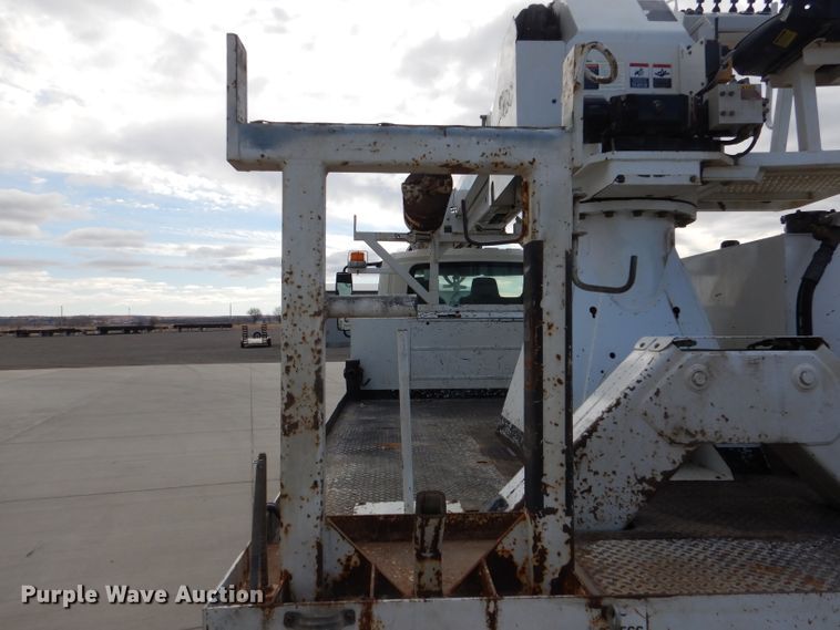 image for item DL2186 2009 International DuraStar 4300  digger derrick truck