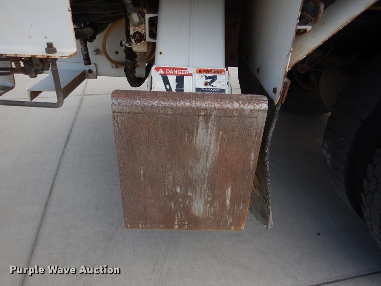 image for item DL2186 2009 International DuraStar 4300  digger derrick truck