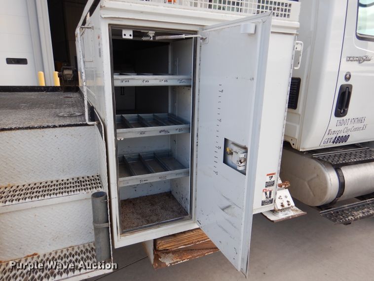 image for item DL2186 2009 International DuraStar 4300  digger derrick truck