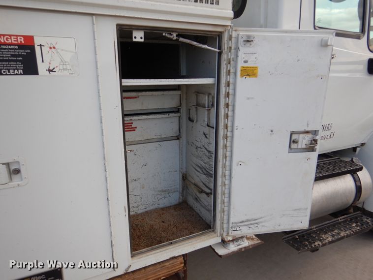 image for item DL2186 2009 International DuraStar 4300  digger derrick truck