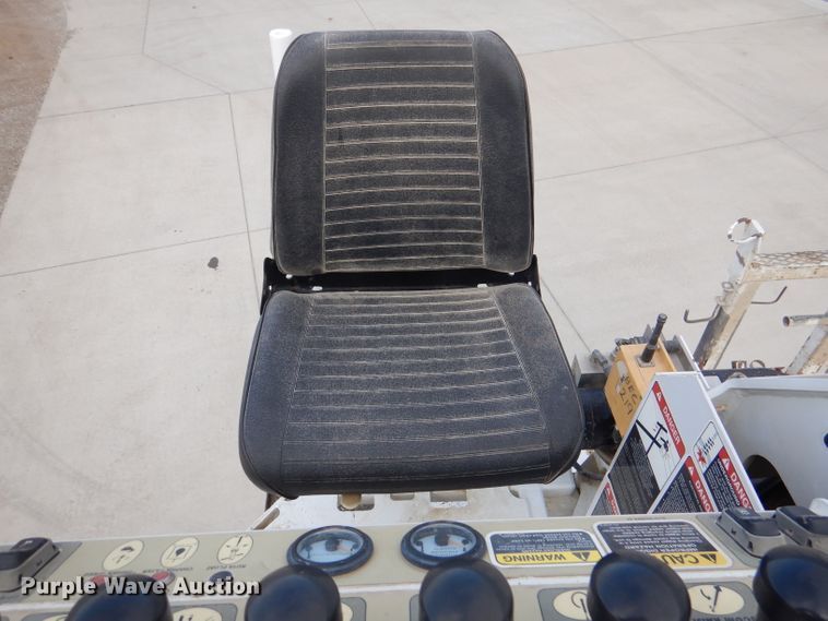 image for item DL2186 2009 International DuraStar 4300  digger derrick truck