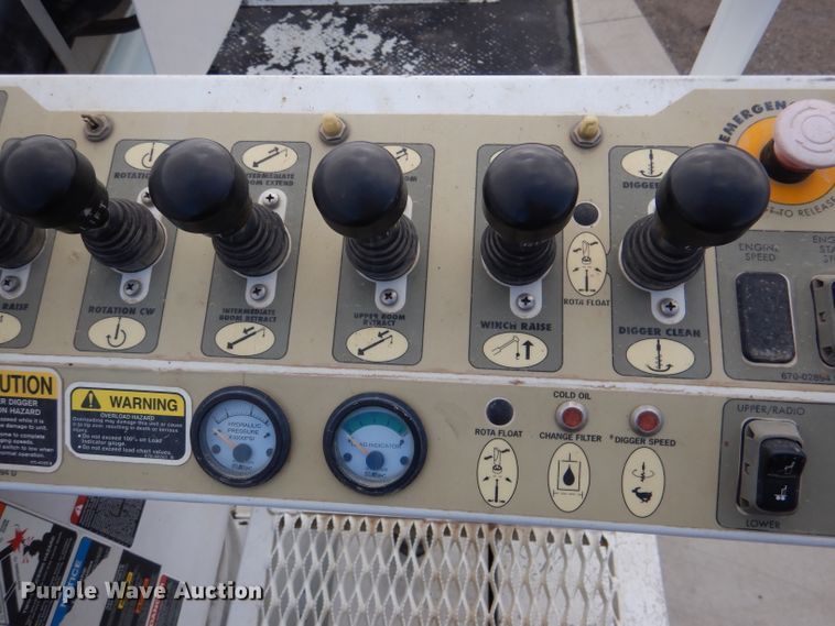 image for item DL2186 2009 International DuraStar 4300  digger derrick truck