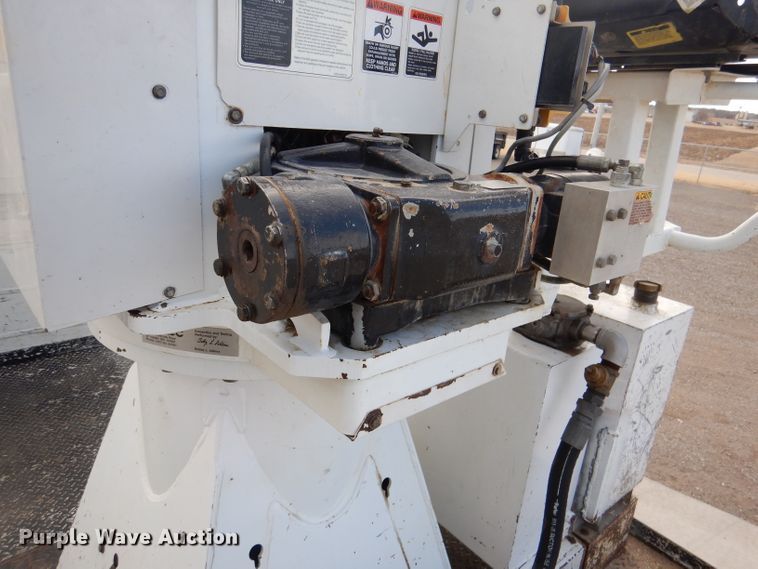 image for item DL2186 2009 International DuraStar 4300  digger derrick truck