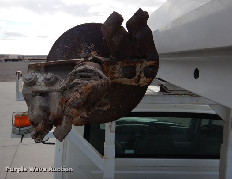 image for item DL2186 2009 International DuraStar 4300  digger derrick truck