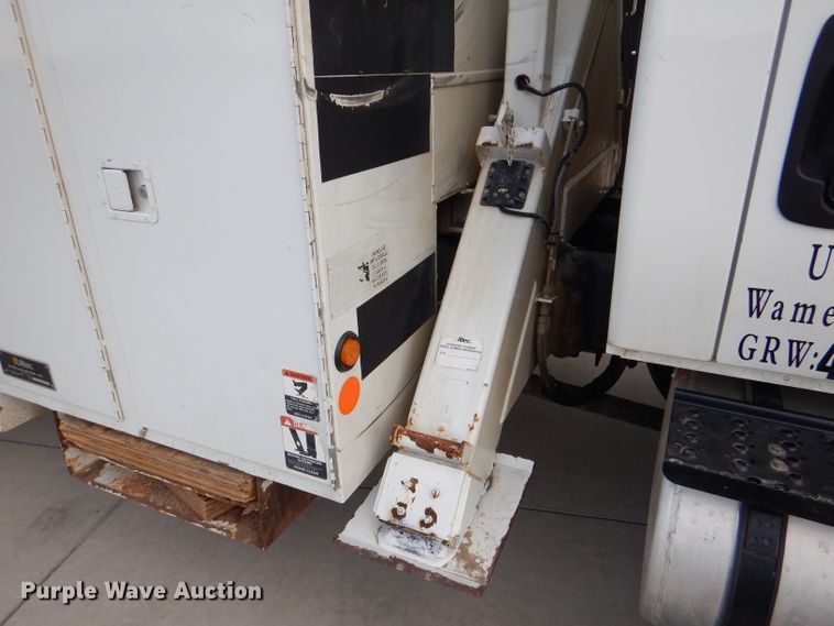 image for item DL2186 2009 International DuraStar 4300  digger derrick truck