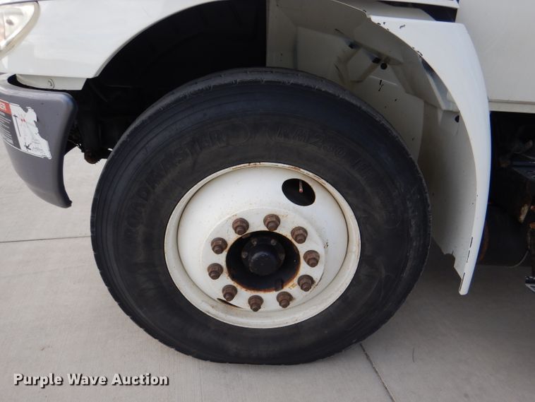 image for item DL2186 2009 International DuraStar 4300  digger derrick truck