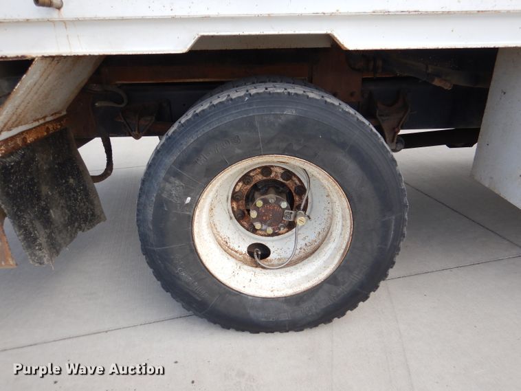 image for item DL2186 2009 International DuraStar 4300  digger derrick truck