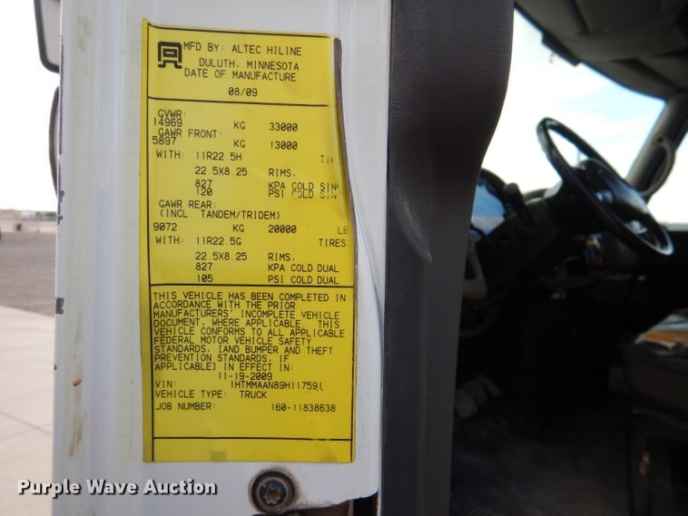 image for item DL2186 2009 International DuraStar 4300  digger derrick truck