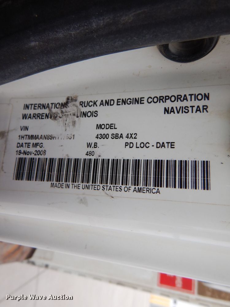 image for item DL2186 2009 International DuraStar 4300  digger derrick truck