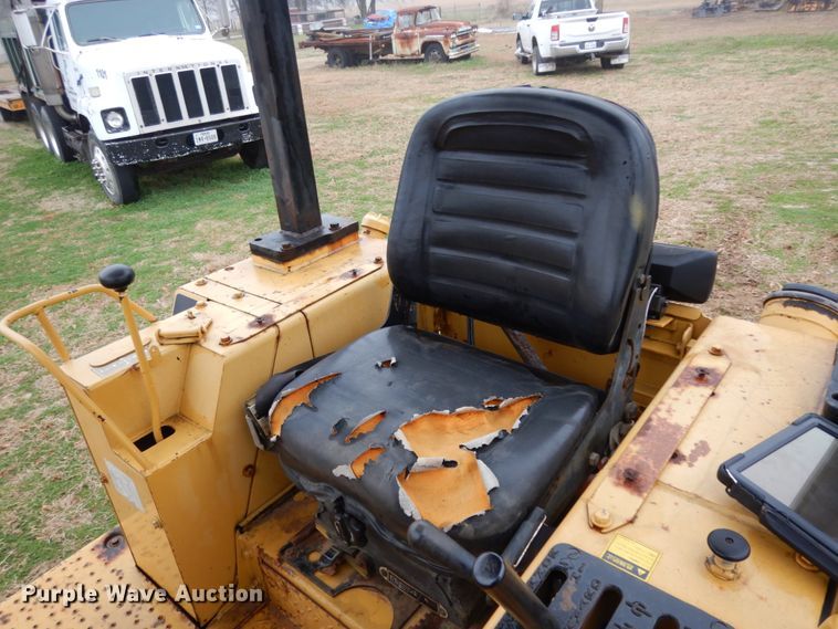 image for item DM2795 1994 Caterpillar 933  track loader