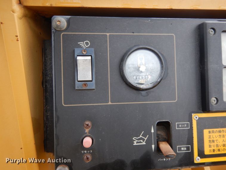 image for item DM2795 1994 Caterpillar 933  track loader