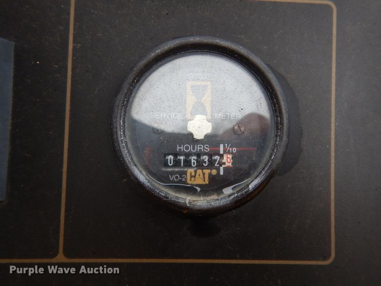 image for item DM2795 1994 Caterpillar 933  track loader