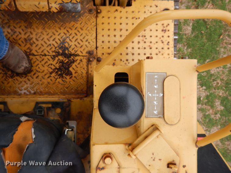 image for item DM2795 1994 Caterpillar 933  track loader