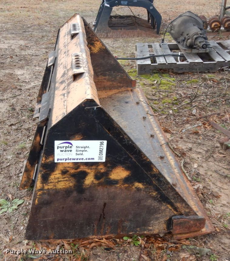 image for item DM2796 Case 72"W bucket