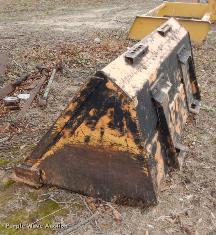 image for item DM2796 Case 72"W bucket