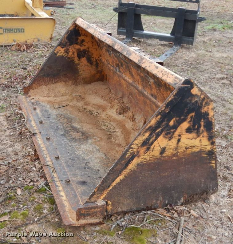 image for item DM2796 Case 72"W bucket