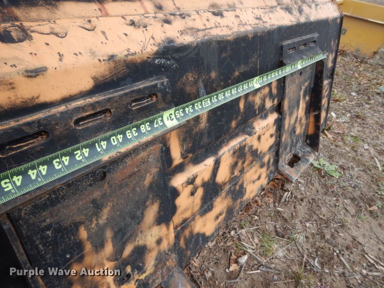 image for item DM2796 Case 72"W bucket