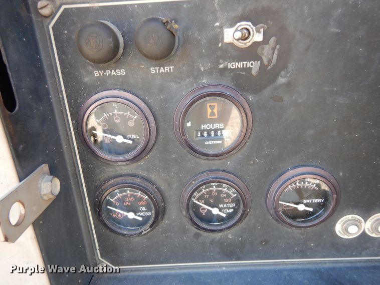 image for item DM2818 1999 Leroi A219-221-3  air compressor