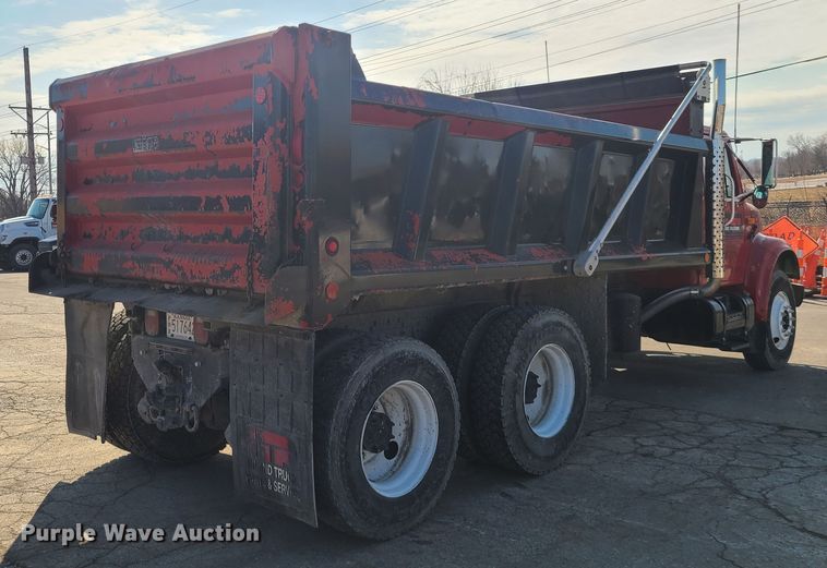 image for item DN6154 2002 International 4900 dump truck
