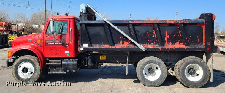image for item DN6154 2002 International 4900 dump truck