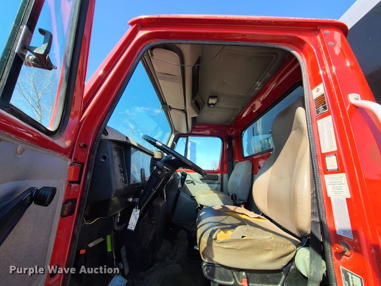 image for item DN6154 2002 International 4900 dump truck