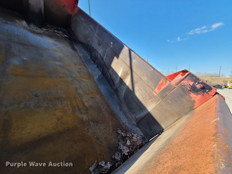 image for item DN6154 2002 International 4900 dump truck