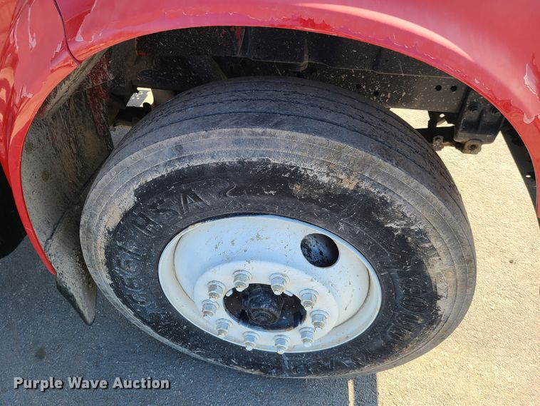 image for item DN6154 2002 International 4900 dump truck