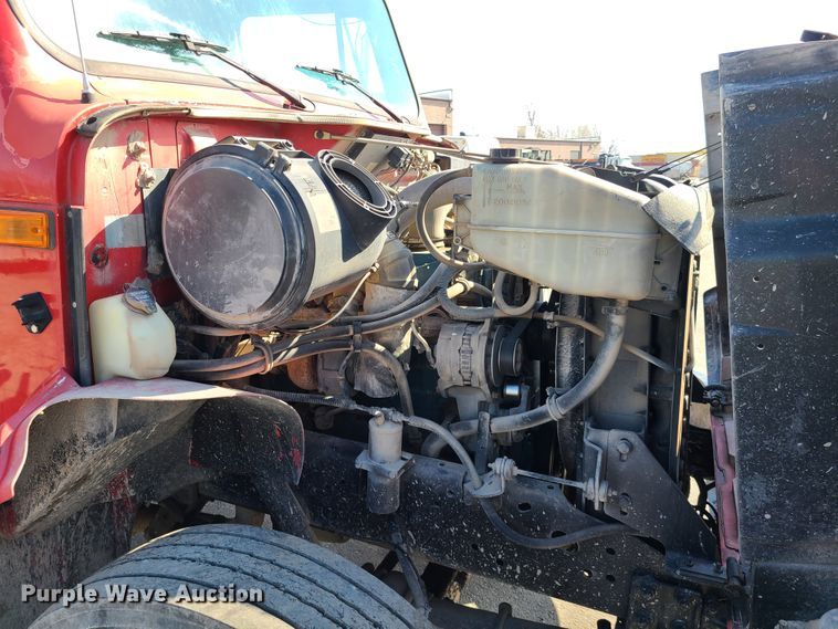 image for item DN6154 2002 International 4900 dump truck