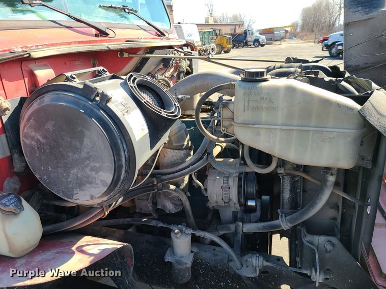 image for item DN6154 2002 International 4900 dump truck