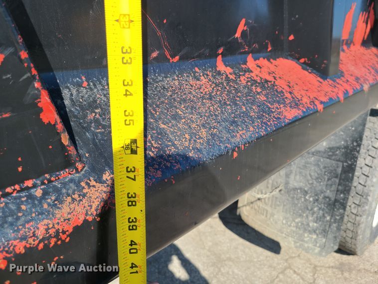 image for item DN6154 2002 International 4900 dump truck