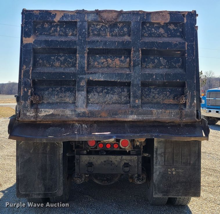 image for item DN6160 1995 Ford L9000  dump truck