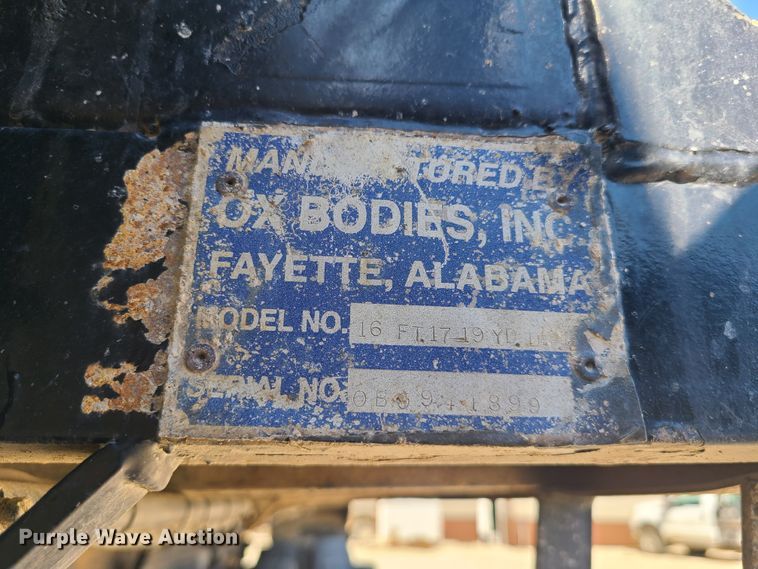 image for item DN6160 1995 Ford L9000  dump truck