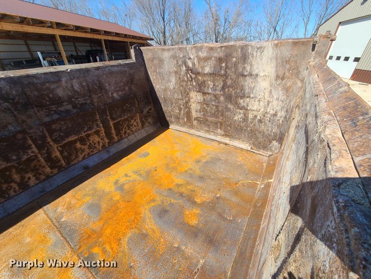 image for item DN6160 1995 Ford L9000  dump truck