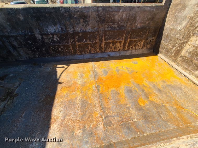 image for item DN6160 1995 Ford L9000  dump truck