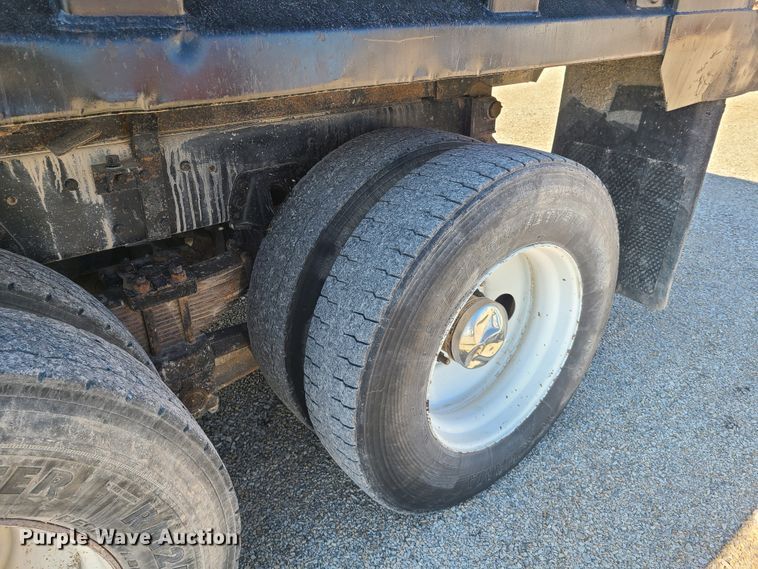 image for item DN6160 1995 Ford L9000  dump truck