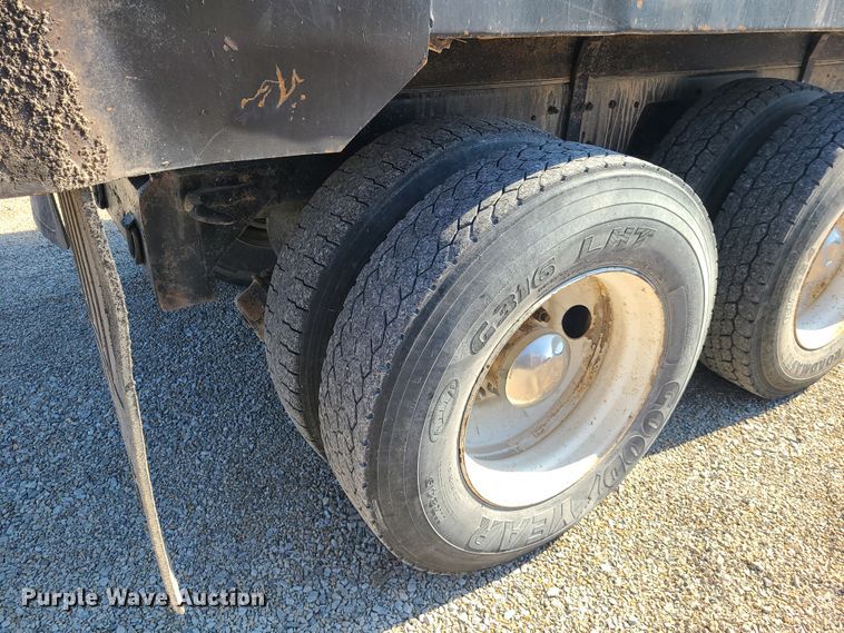 image for item DN6160 1995 Ford L9000  dump truck