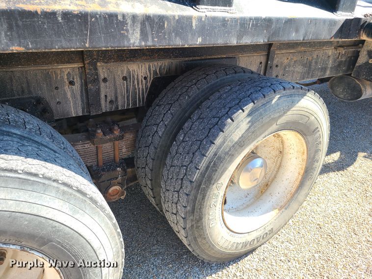 image for item DN6160 1995 Ford L9000  dump truck