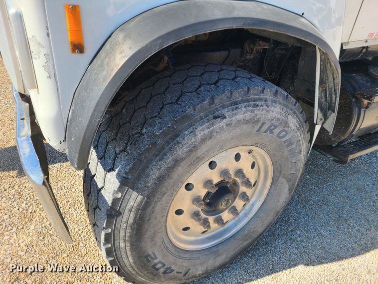 image for item DN6160 1995 Ford L9000  dump truck