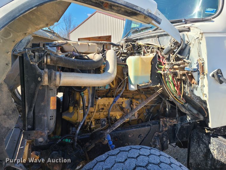 image for item DN6160 1995 Ford L9000  dump truck