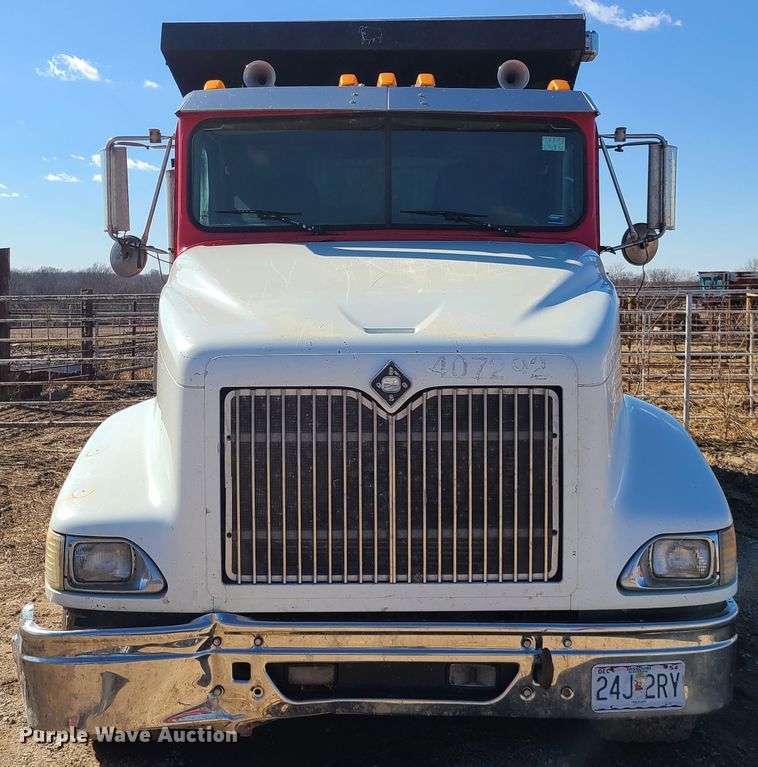 image for item DN6161 1999 International 9200  dump truck