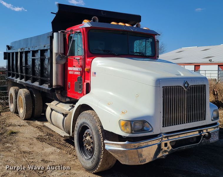 image for item DN6161 1999 International 9200  dump truck
