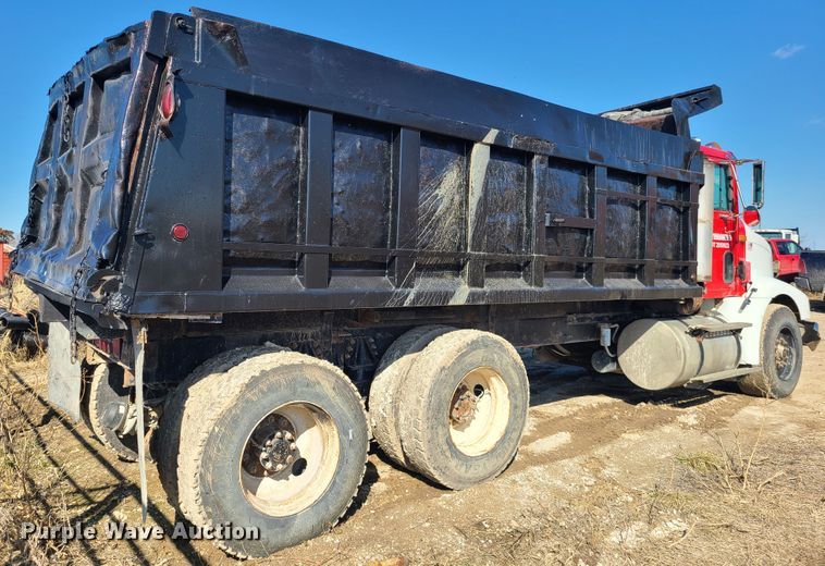 image for item DN6161 1999 International 9200  dump truck