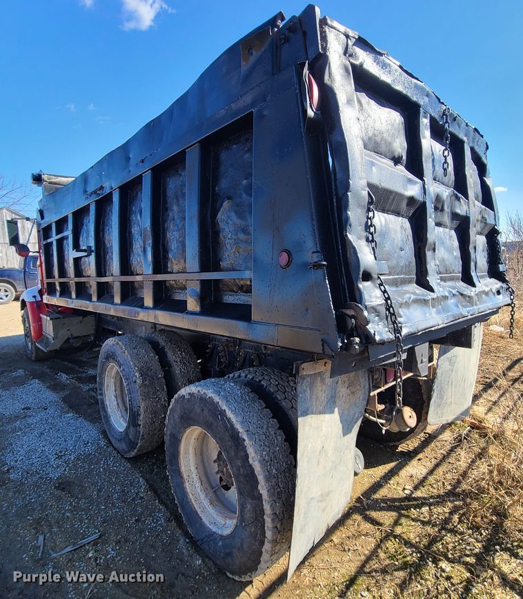 image for item DN6161 1999 International 9200  dump truck