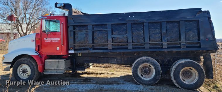 image for item DN6161 1999 International 9200  dump truck