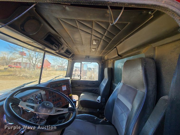 image for item DN6161 1999 International 9200  dump truck