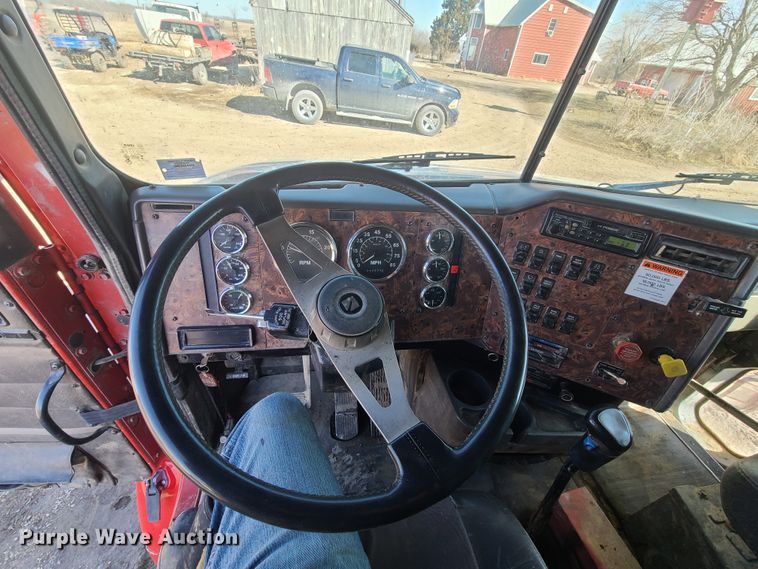 image for item DN6161 1999 International 9200  dump truck