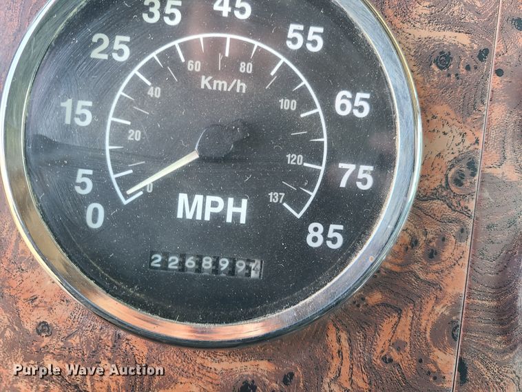 image for item DN6161 1999 International 9200  dump truck